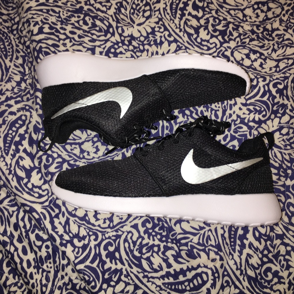nike roshe ones